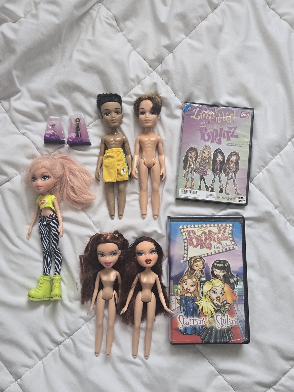 Bratz Dolls & Accessories Play Set with Yellow Accents